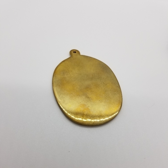 oval gold tone pendant with black flower - Picture 2 of 2